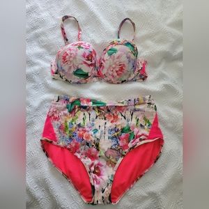 Two-piece floral swimwear